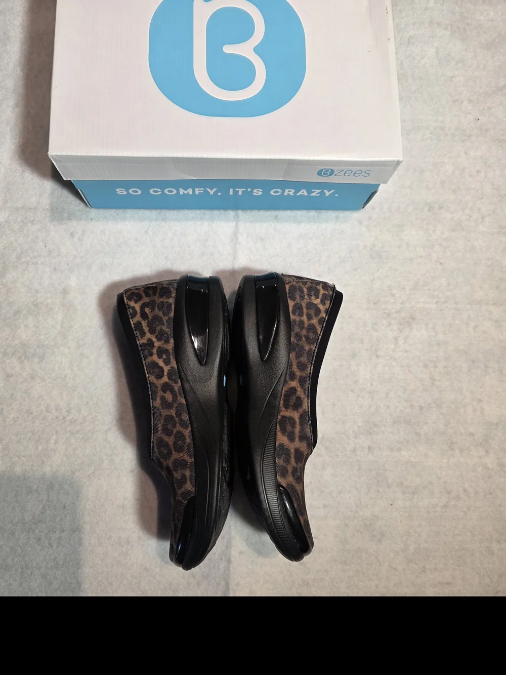 Bzees Women's Leopard Print Slip-On Flats - Brown/Black